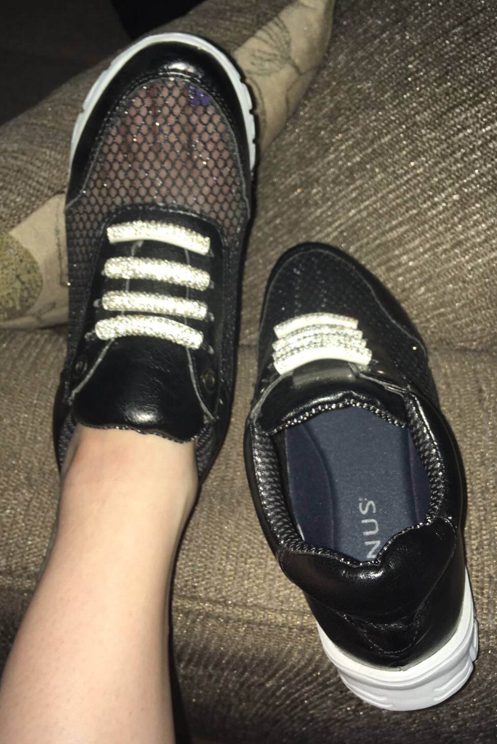 VENUS Slip-on Mesh Fashion Sneakers Foam Insole Size 6.5 / 37