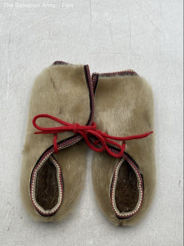 Womens Tan Fur Closed Toe Lace Up Outdoor Moccasin Shoes No Size