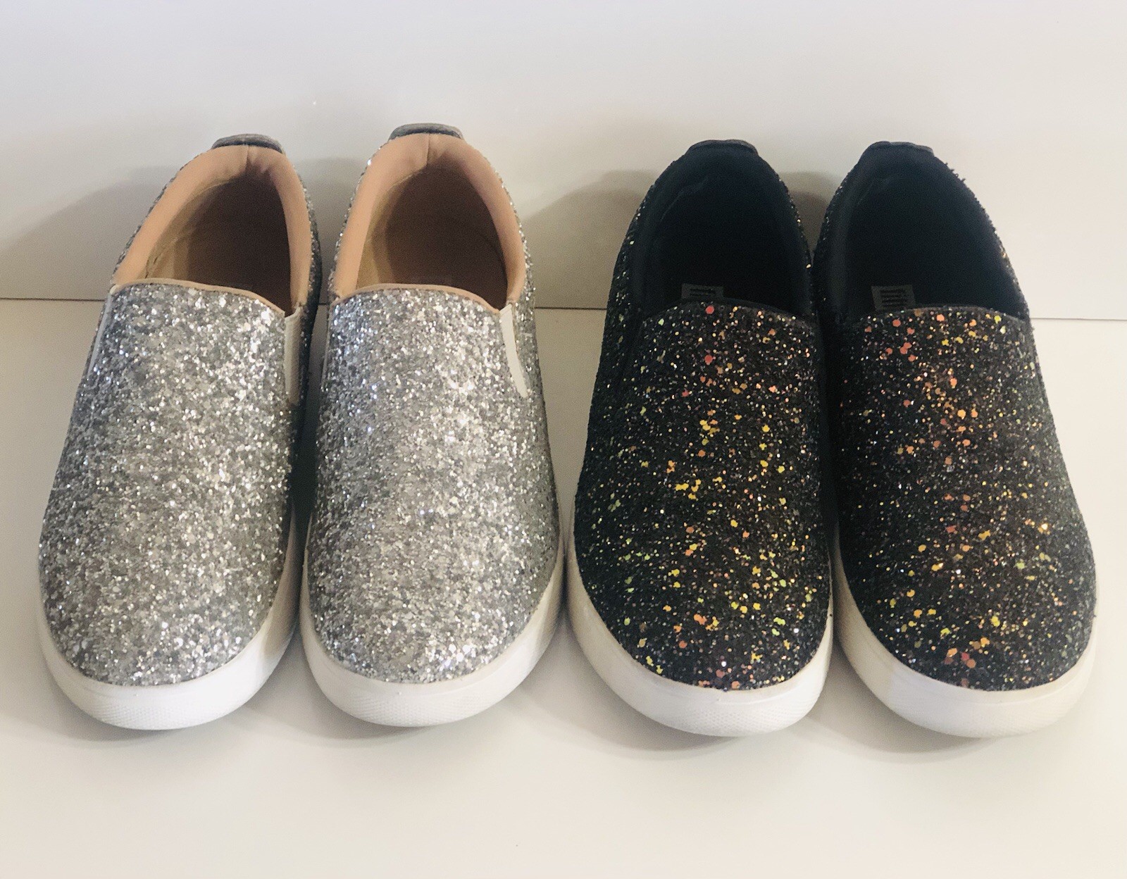 Fitflop Two Pair 6.5 Black And Silver Glitter Slip Ons Great Condition