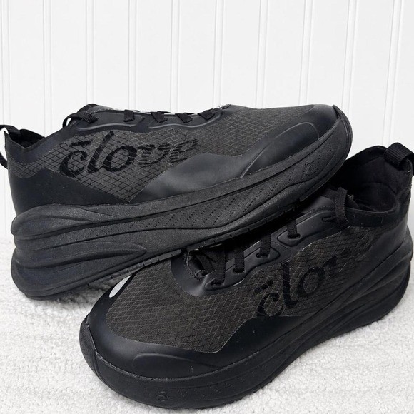 Clove Alto Women’s All Black Nursing Sneakers