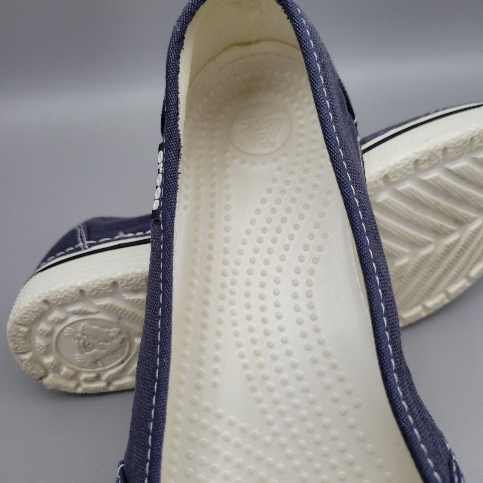 Crocs Womens Slip-on Loafers Canvas Navy Blue Lightweight Natical Size 9