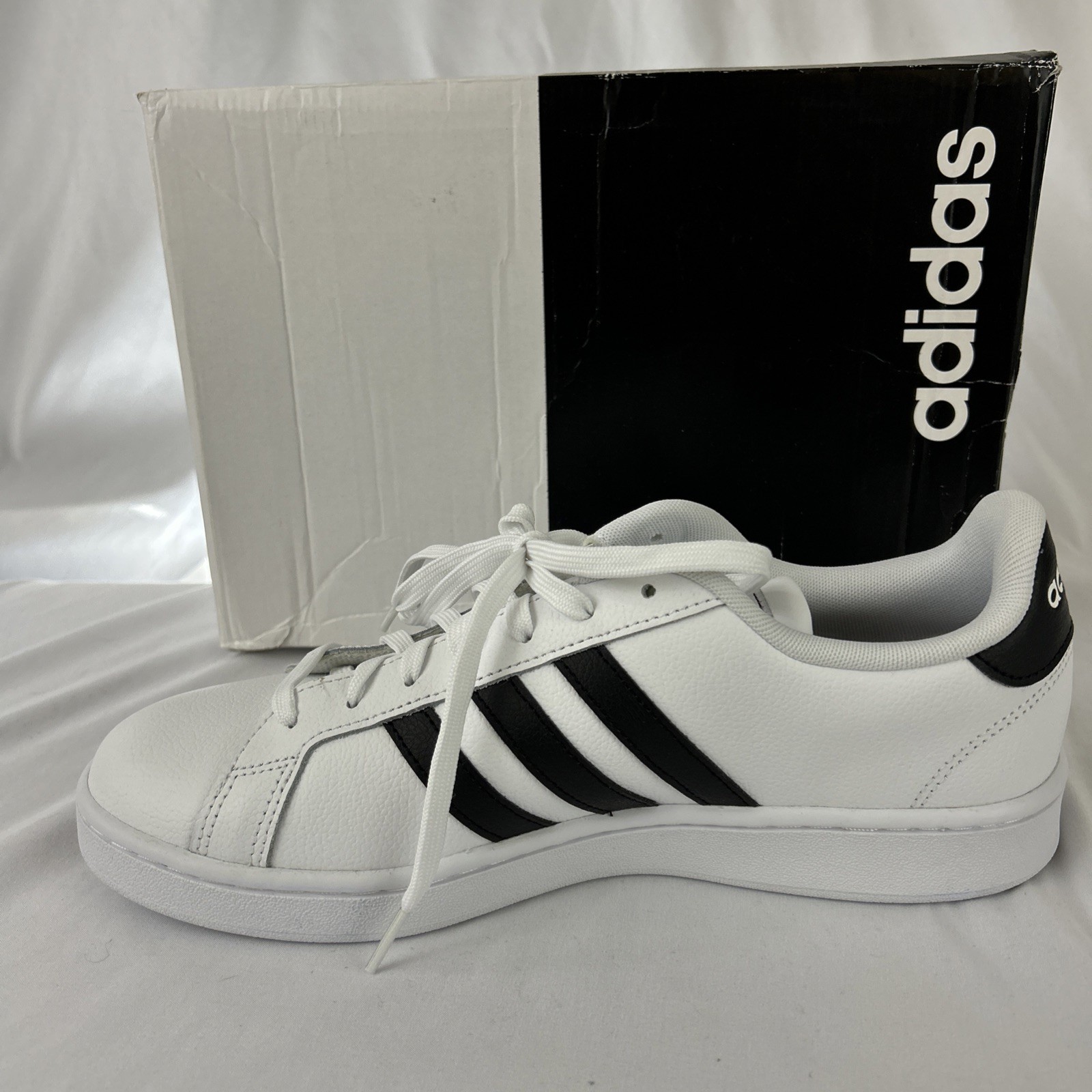 adidas Men’s Grand Court, Black/White, 11 M US F36392 – NEW! (7)