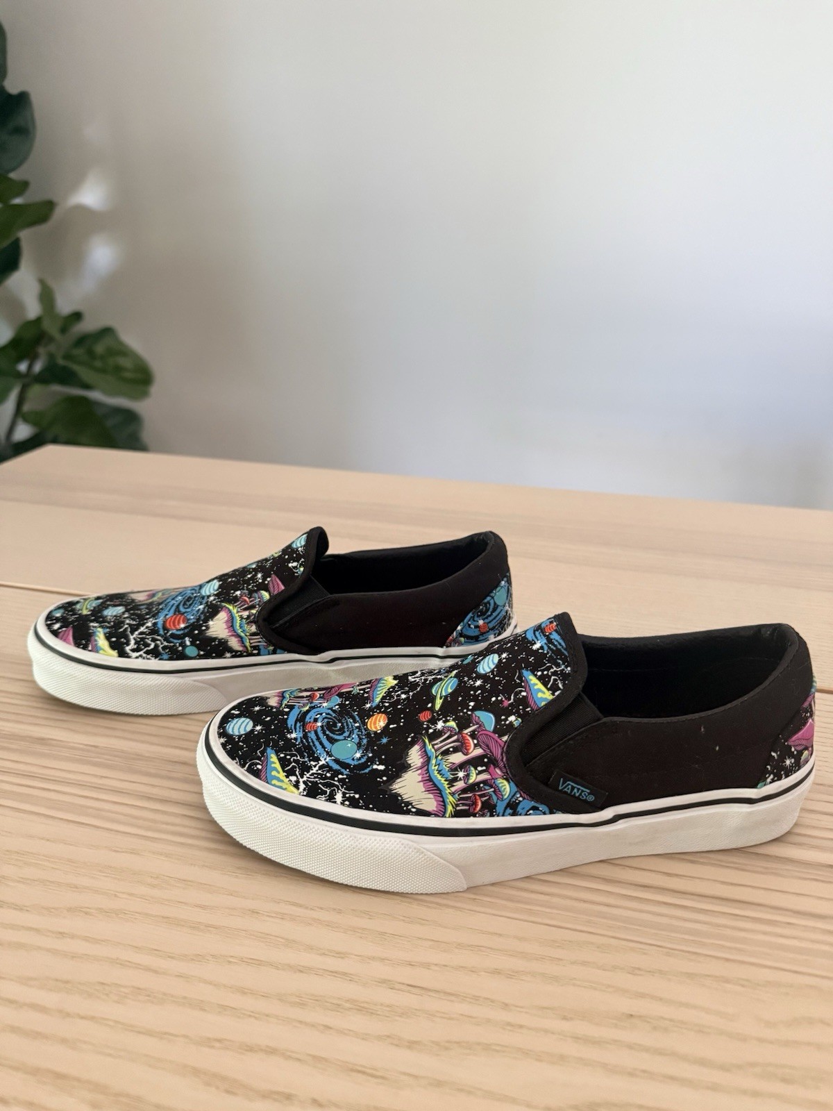 Vans Classic Slip-On Cosmic Glow Space Mushroom Shoes Men’s 5/ Women’s 6.5