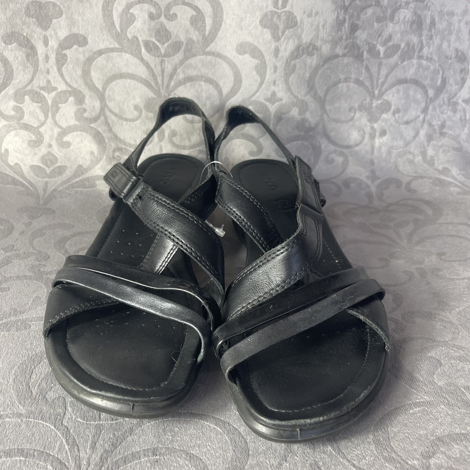 Ecco Black Leather Hoop & Loop Lightweight Strappy Sandals Sz 7.5