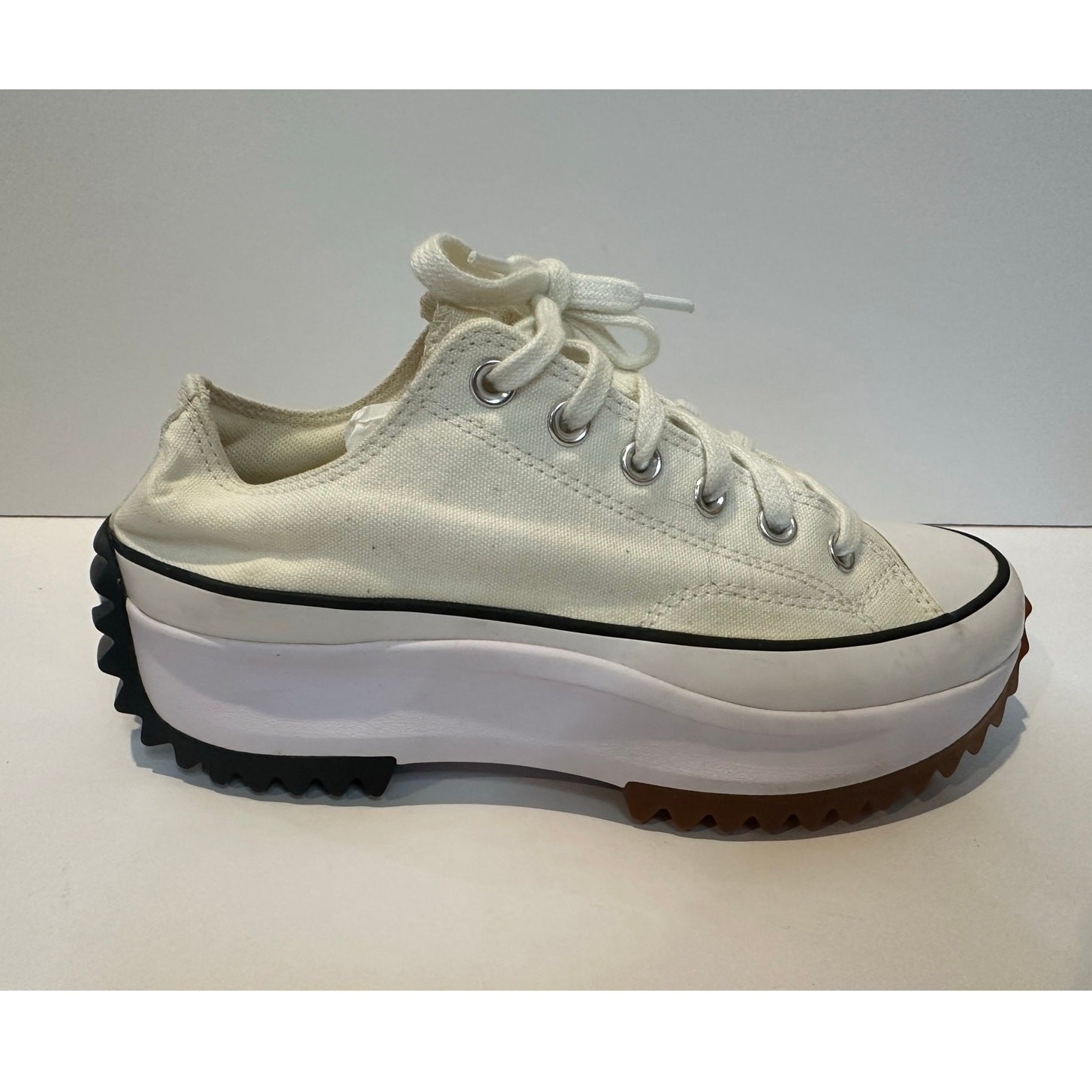 Converse Run Star Hike Platform Sneakers Women’s 9 White Chunky Lug Sole Shoes