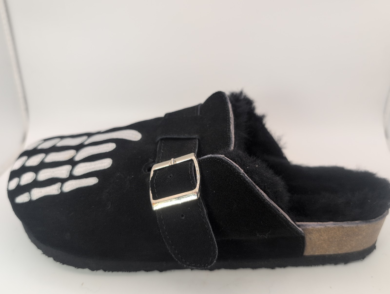 Black Skeleton Embroidered Clogs Fuzzy Soft Black Interior Women’s 7 Halloween