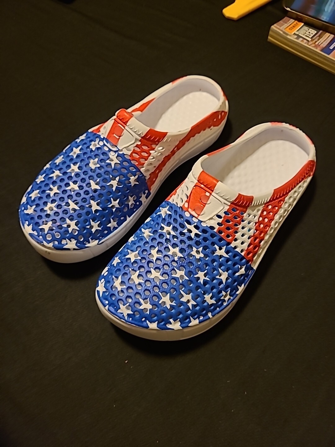 STARS & STRIPES RED WHITE & BLUE PATTERN CLOGS SZ 8 #61