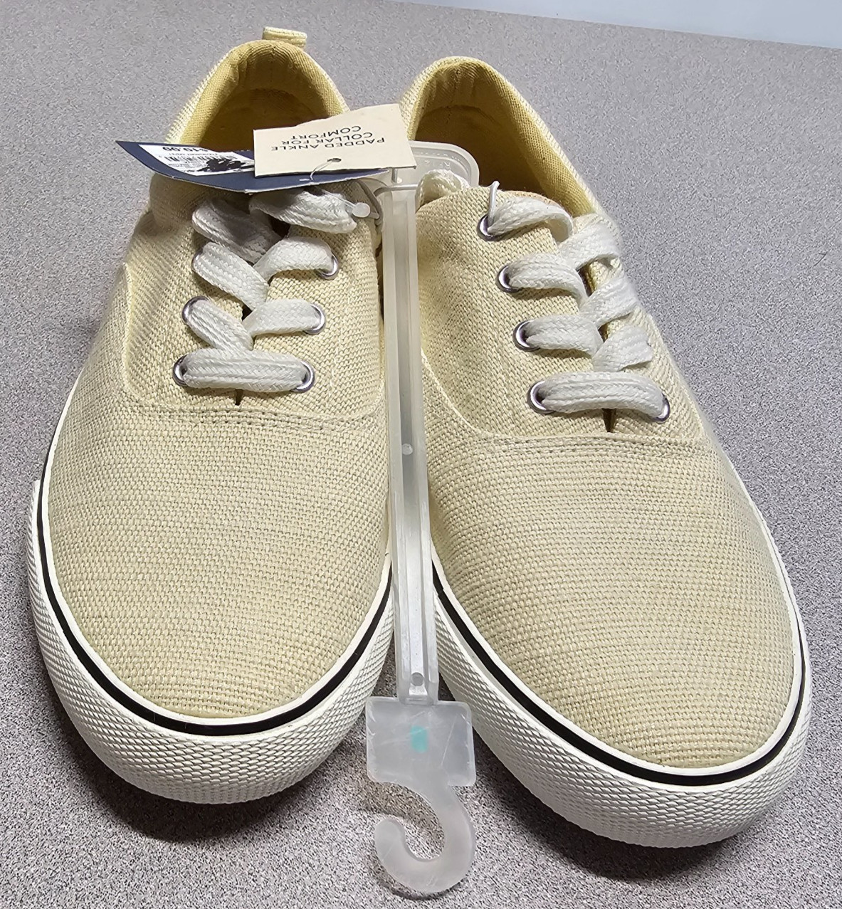 Universal Thread Molly Yellow Casual Canvas Skeakers Shoes Womens Size 8 Walking