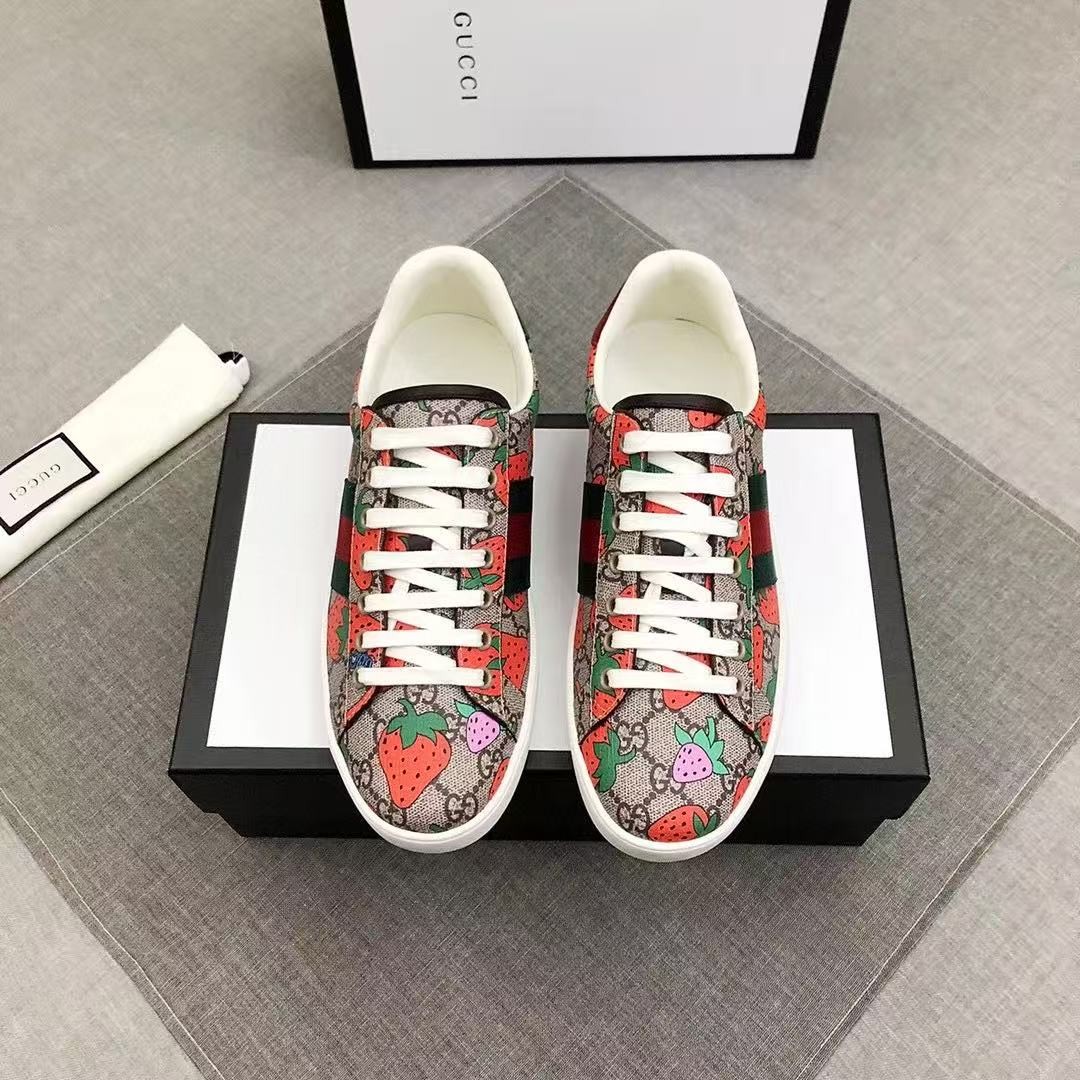 Gucci Women’s khaki strawberry prin Casual Shoes