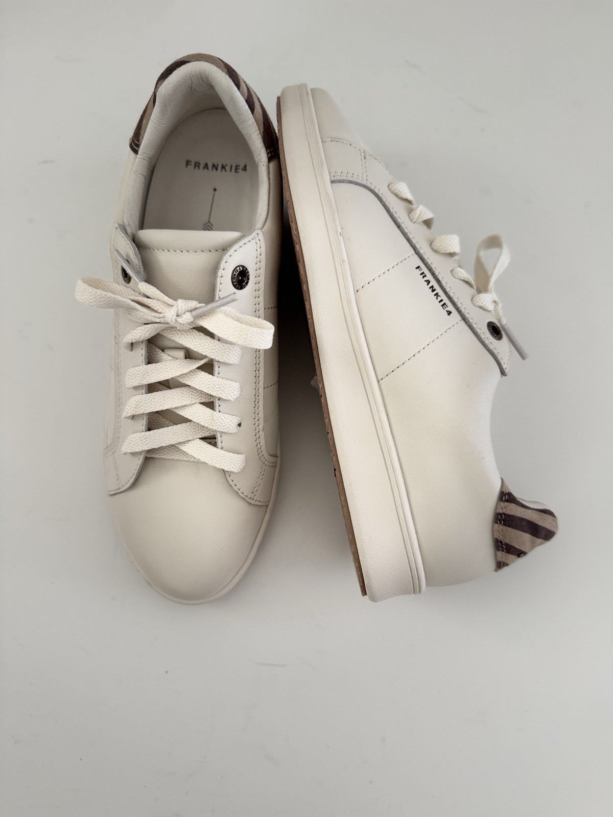 Frankie4 Jackie V Sneakers Women’s White Chalk Zebra Athletic Shoes Sz 7