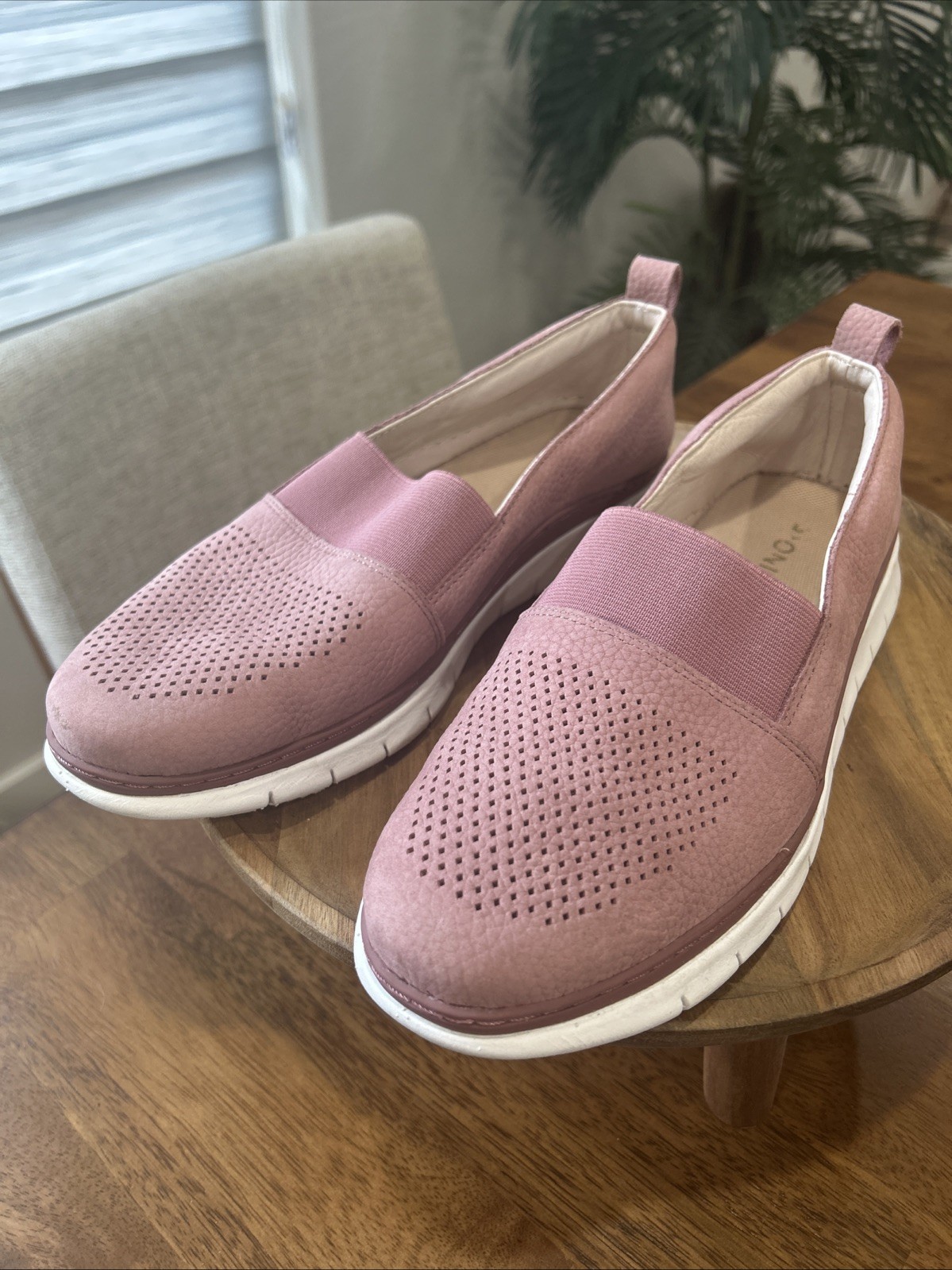 Vionic Roxana Pink Nubuck Slip On Size 8