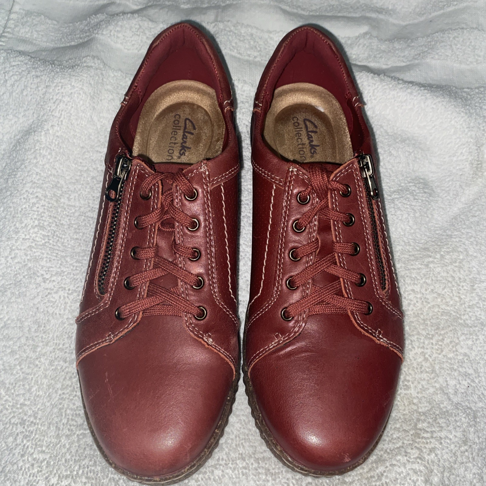 Size 10 Women’s Red CLARK’S SHOES SNEAKER STYLE Comfort