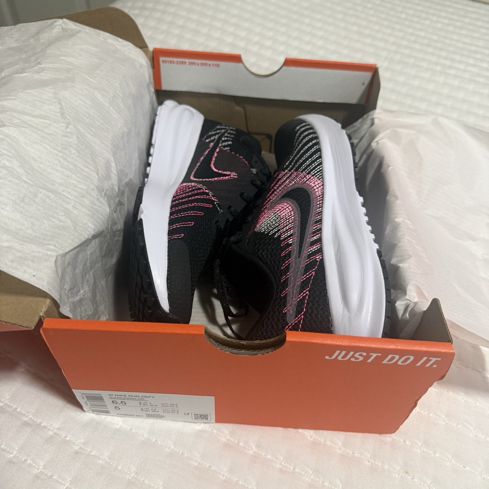 Nike Run Defy 6.5 Women’s Road Running Shoes Black & Pink Lace-Up Sneakers NIB