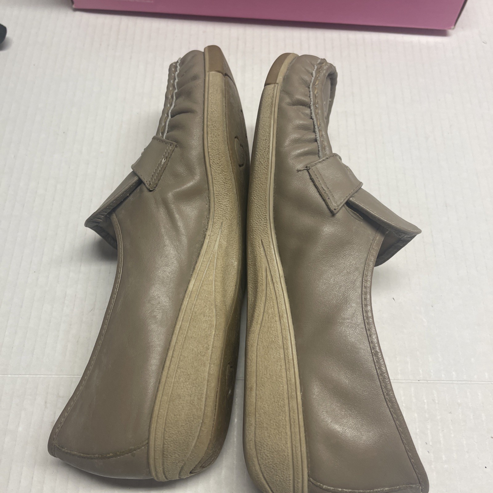 Soft Spots Venus Lite Womens Size 9 S Taupe with box