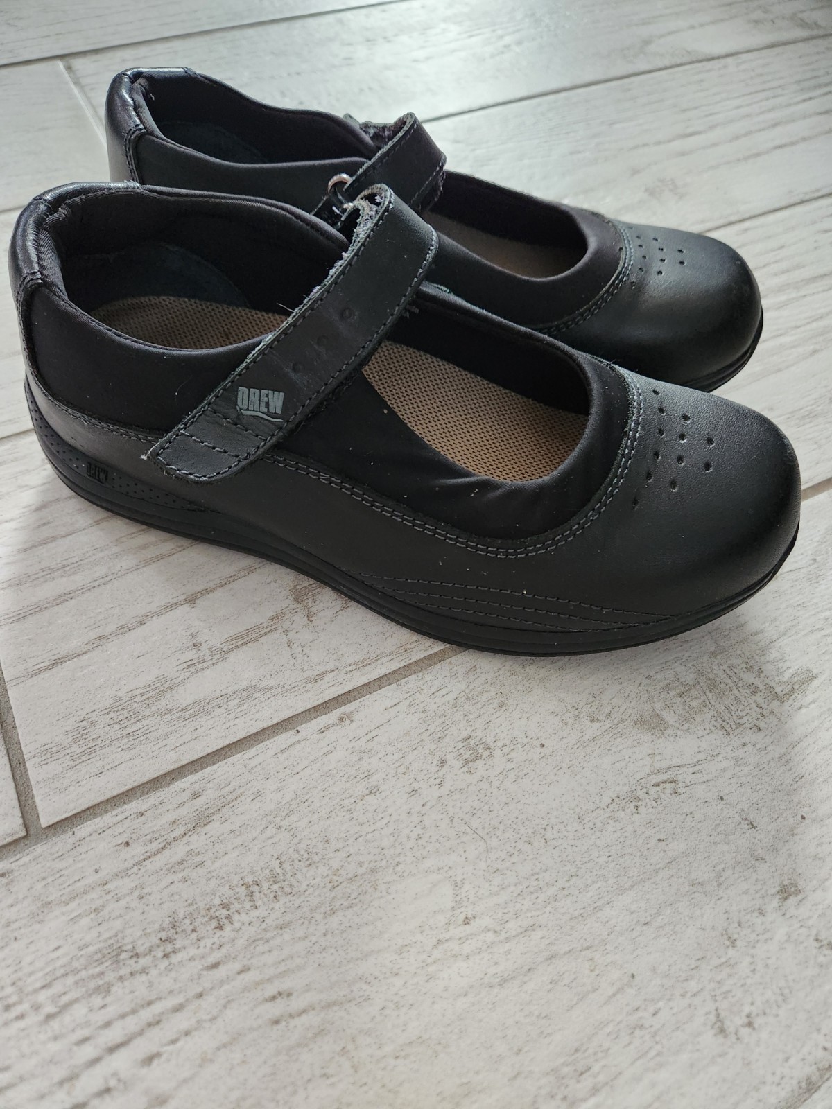 Drew Rose Women’s Black Leather Adjustable Comfort Mary Jane Shoes Size 6.5 WW