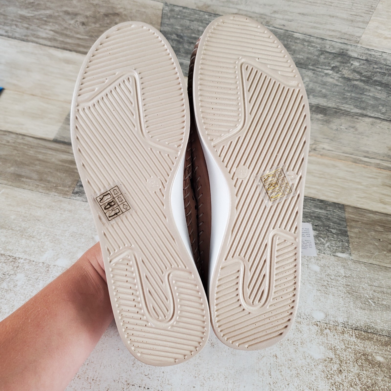 Spring Step Emerson Womens Shoes Sz 8.5 Beige Stretch Leather Laser Cut Slip On