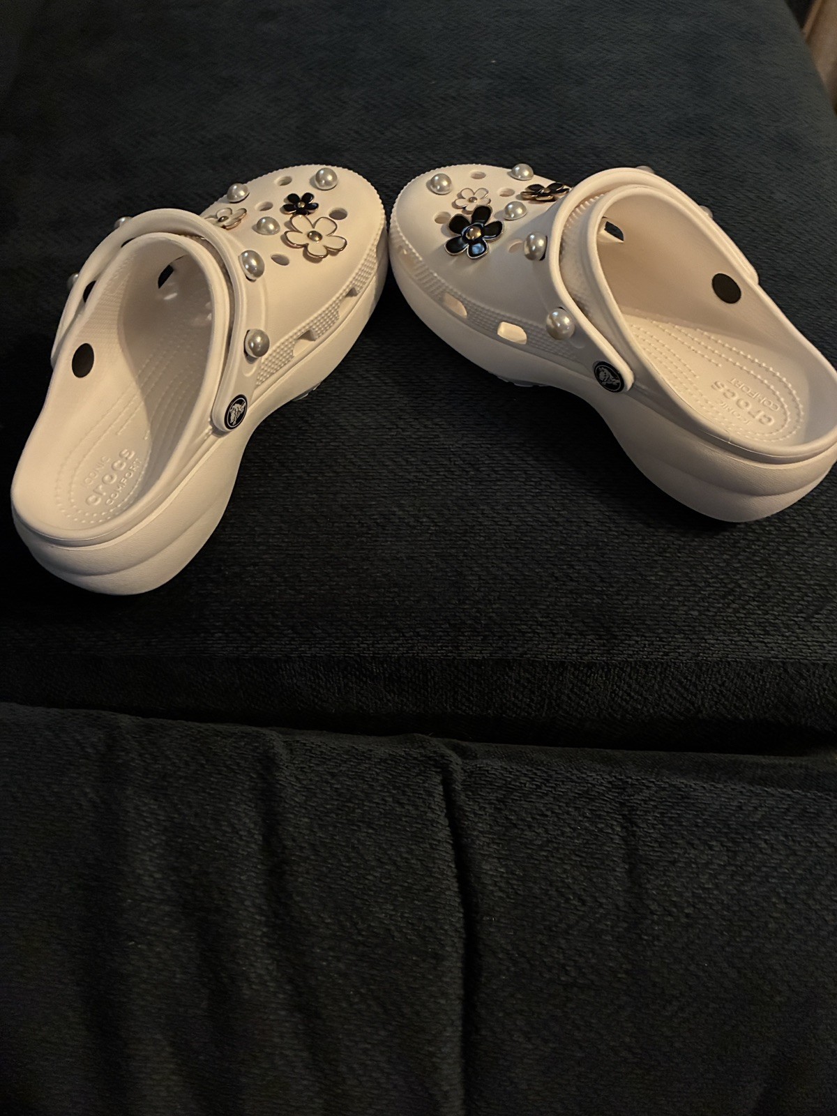 Crocs Classic Platform Clogs White Pearl W6 W/ 22 Custom Pearl Daisy Jibbitz