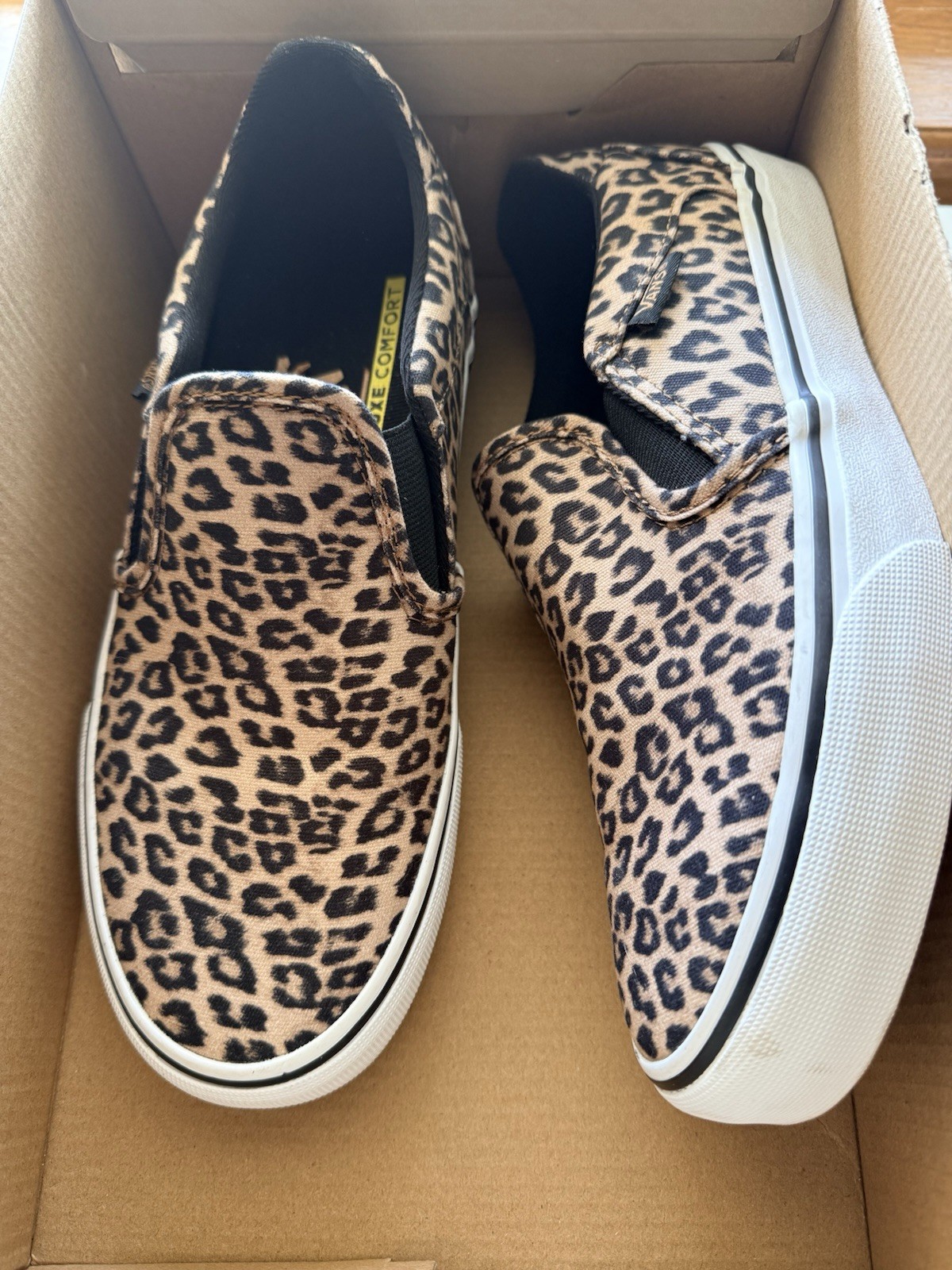 VANS Slip-On Leopard Animal Print Canvas Low Top Sneakers Brown Black