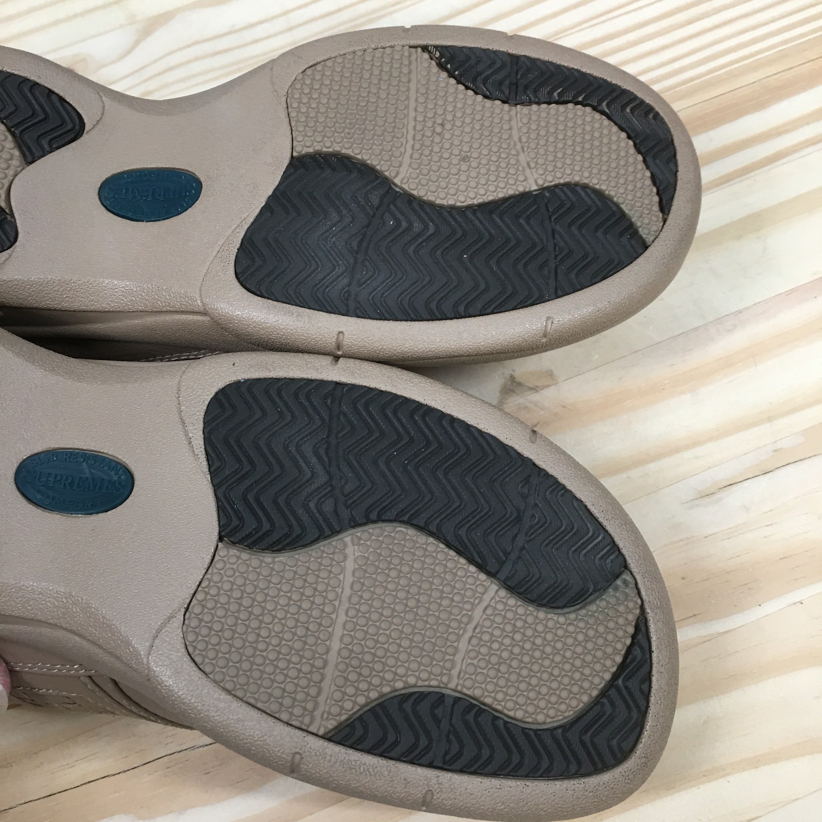 Supremes by Softspots Marathon II Shoes Womens 9.5 Wide Walking Low Taupe NEW