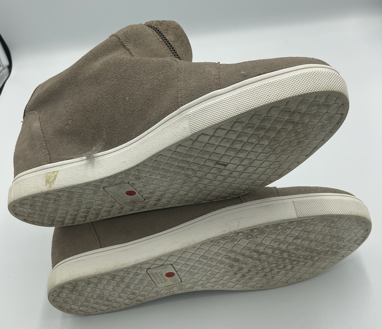 Blonde Glenda Waterproof Suede Zip Up Hidden Wedge Heel Sneaker Sz 8.5M