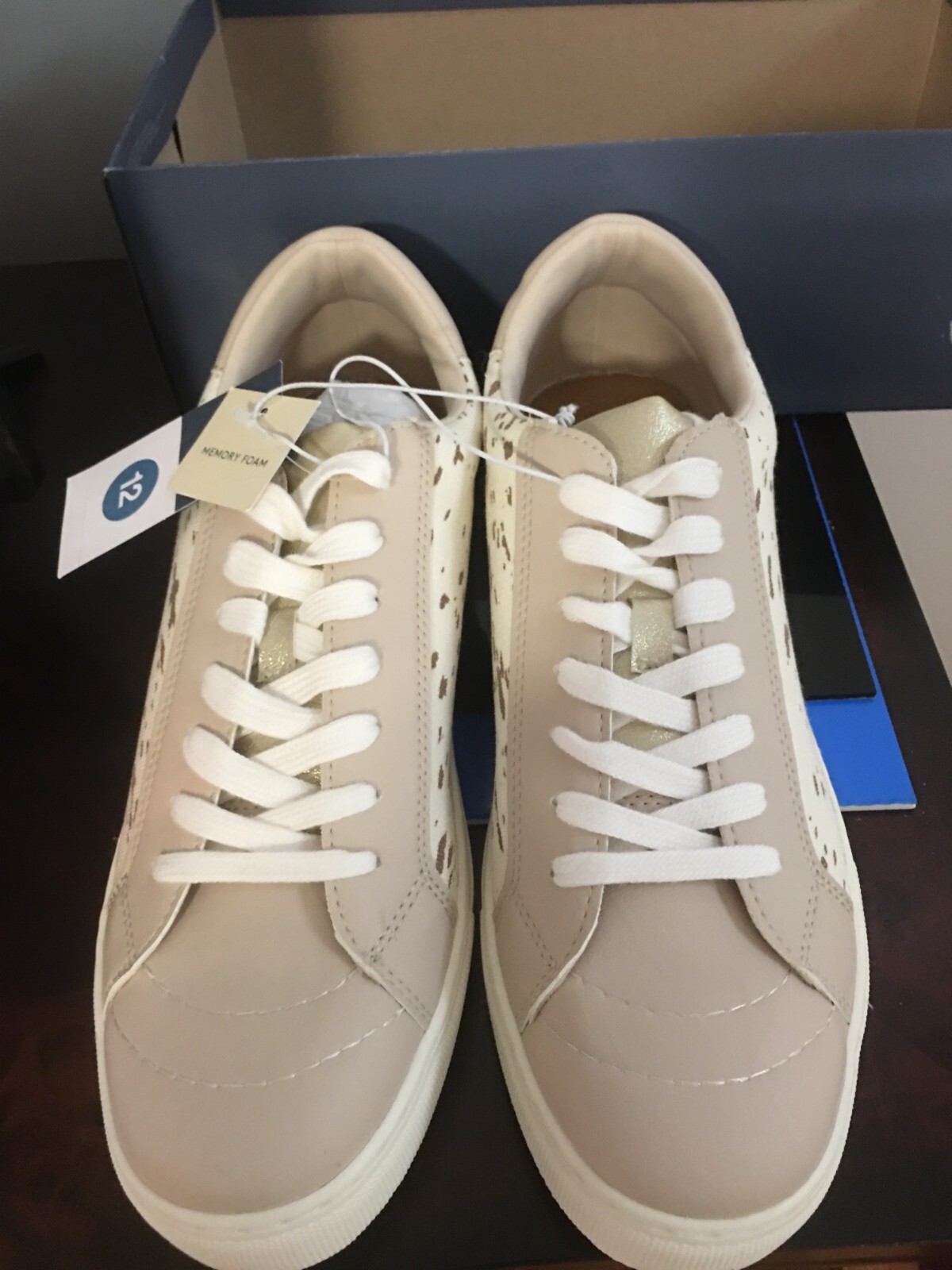 BRAND NEW WOMEN’S SIZE 12 UNIVERSAL THREAD GOLD BRITTIN SNEAKERS (NEW IN BOX)