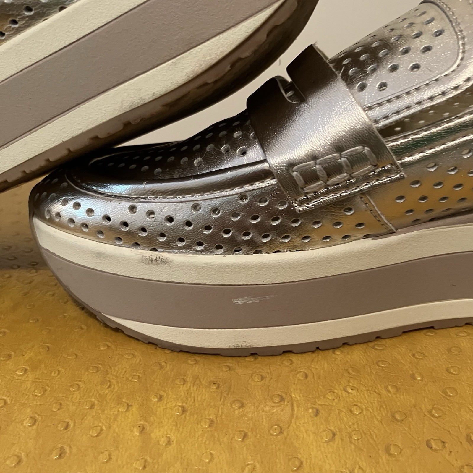 Dolce Vita Janine Slip-On Platform Loafer Sneaker Perforated Softwaves Gold 9.5