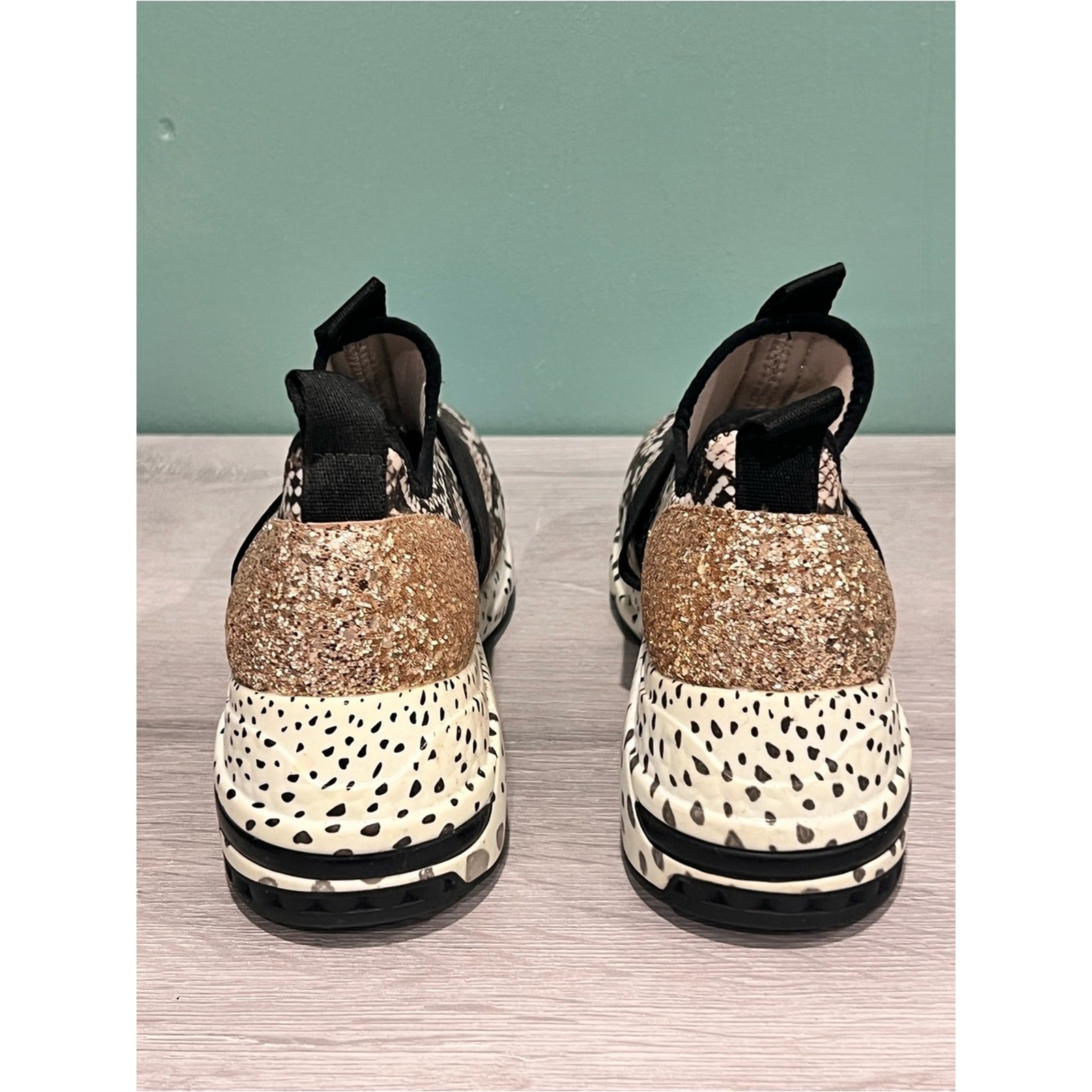 Steve Madden Multi Print Gold Sparkle Slip On Sneakers Women’s Size 5.5
