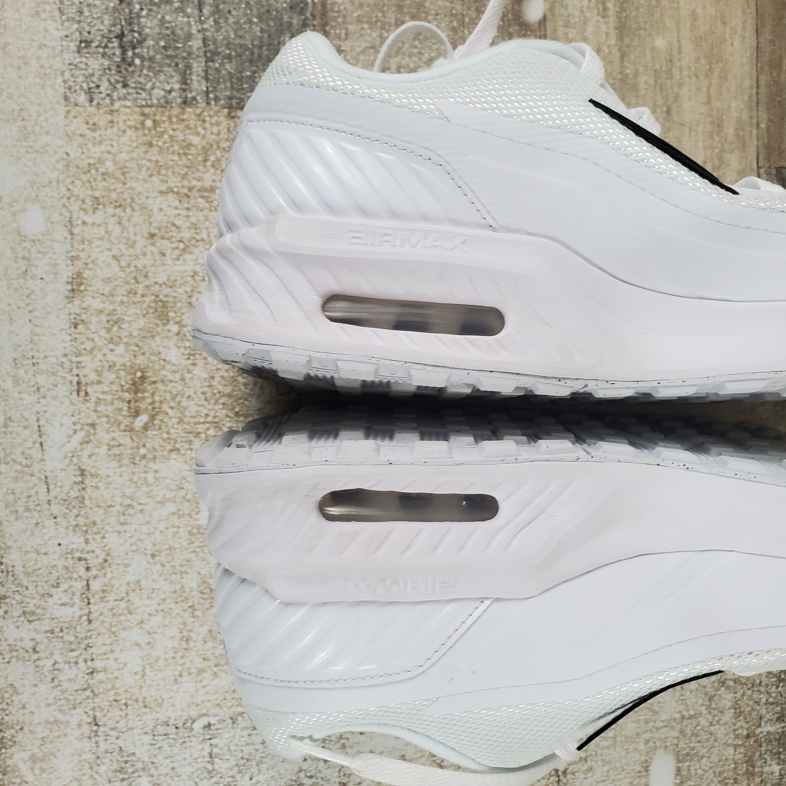 Nike Air Max Bia Womens Shoes Sz 9 White Mesh Comfort Lace Up Round Toe Sneakers
