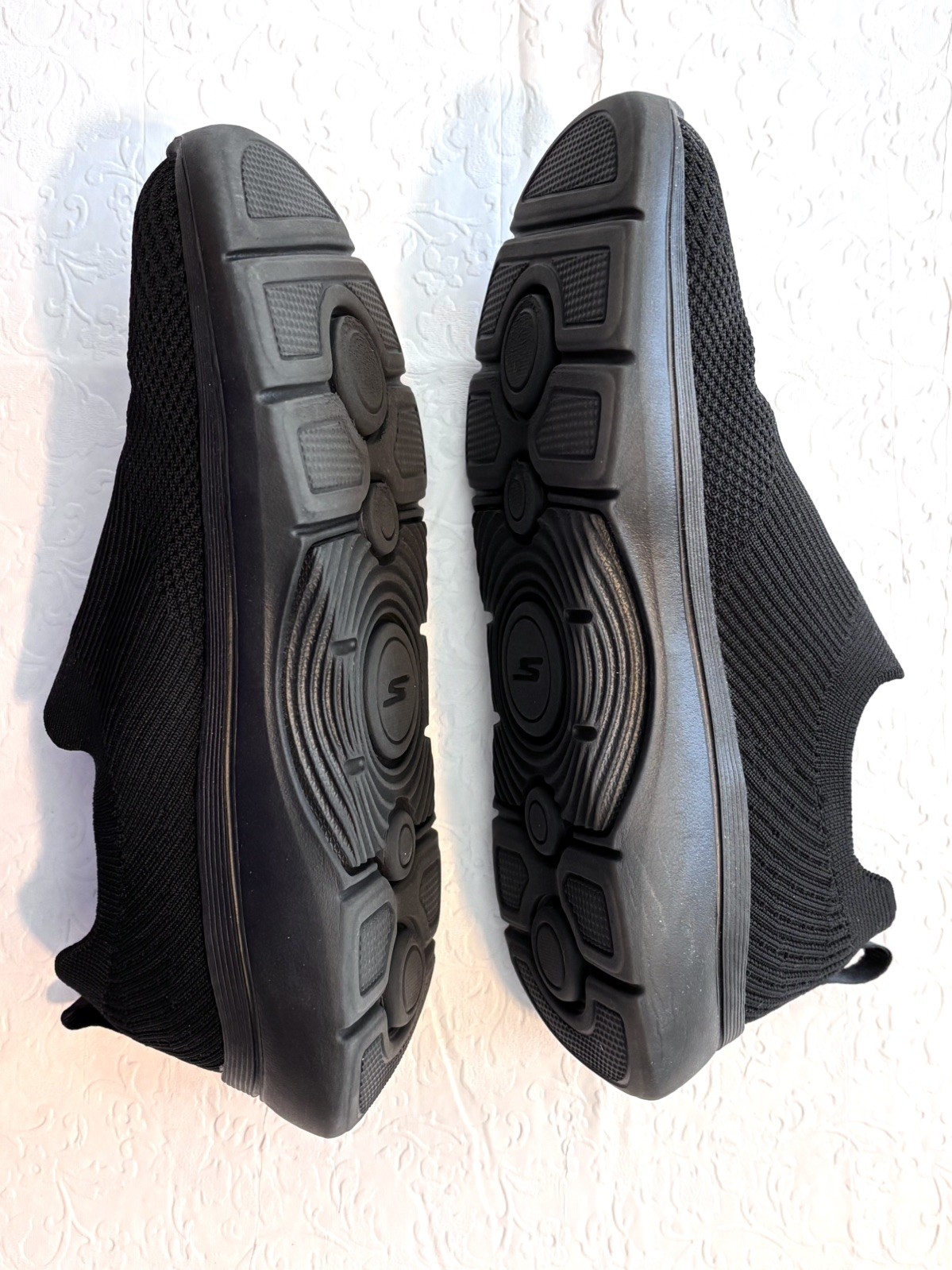 Sketchers GOwalk Air Cooled Slip-On Walking Shoes Womens Sz 7.5 Blk Mesh ArchFit