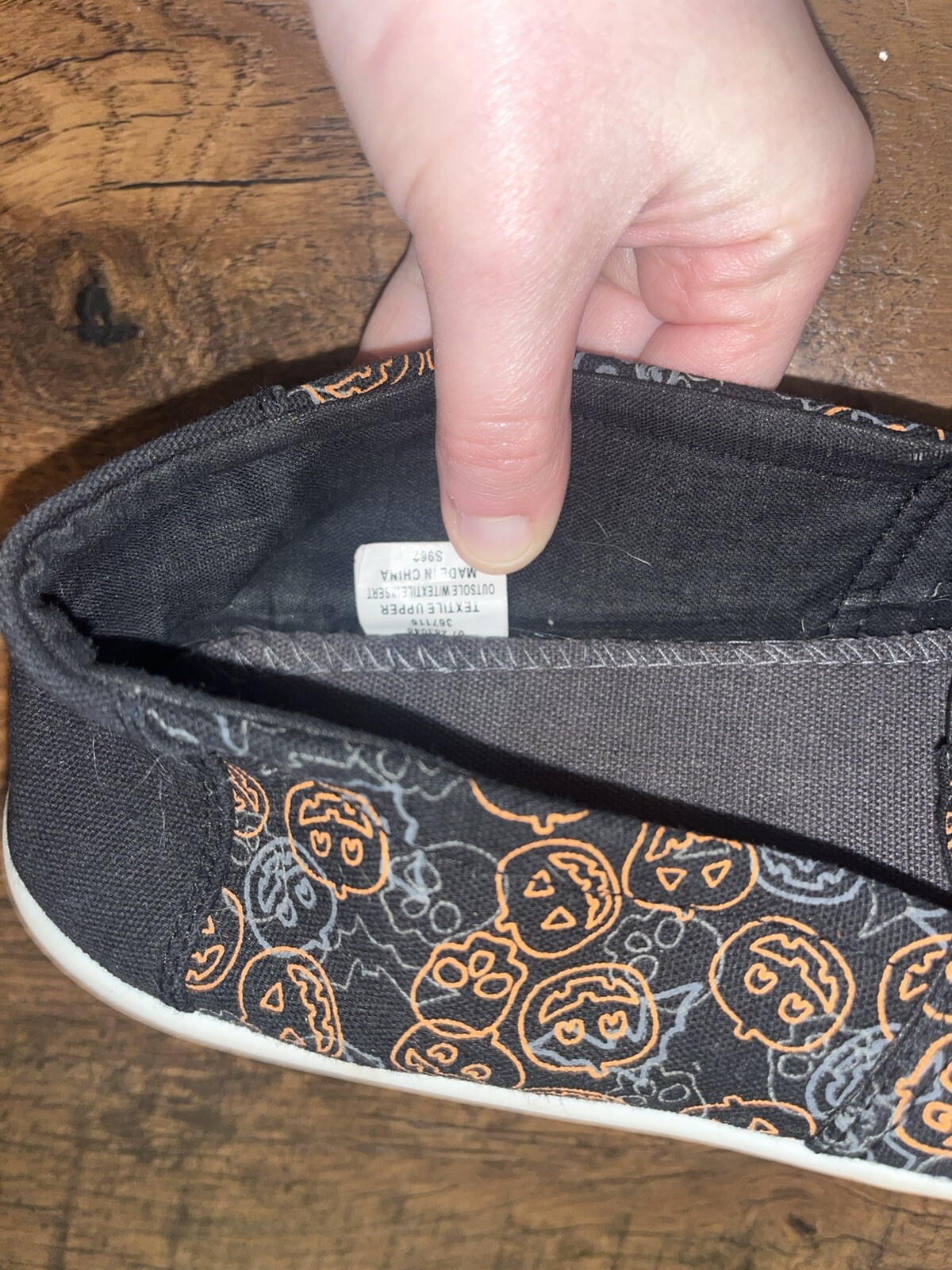 Womens Tommy Bahama Halloween Pumpkin Jackolatern Skull Bag Slip On Comfort Shoe