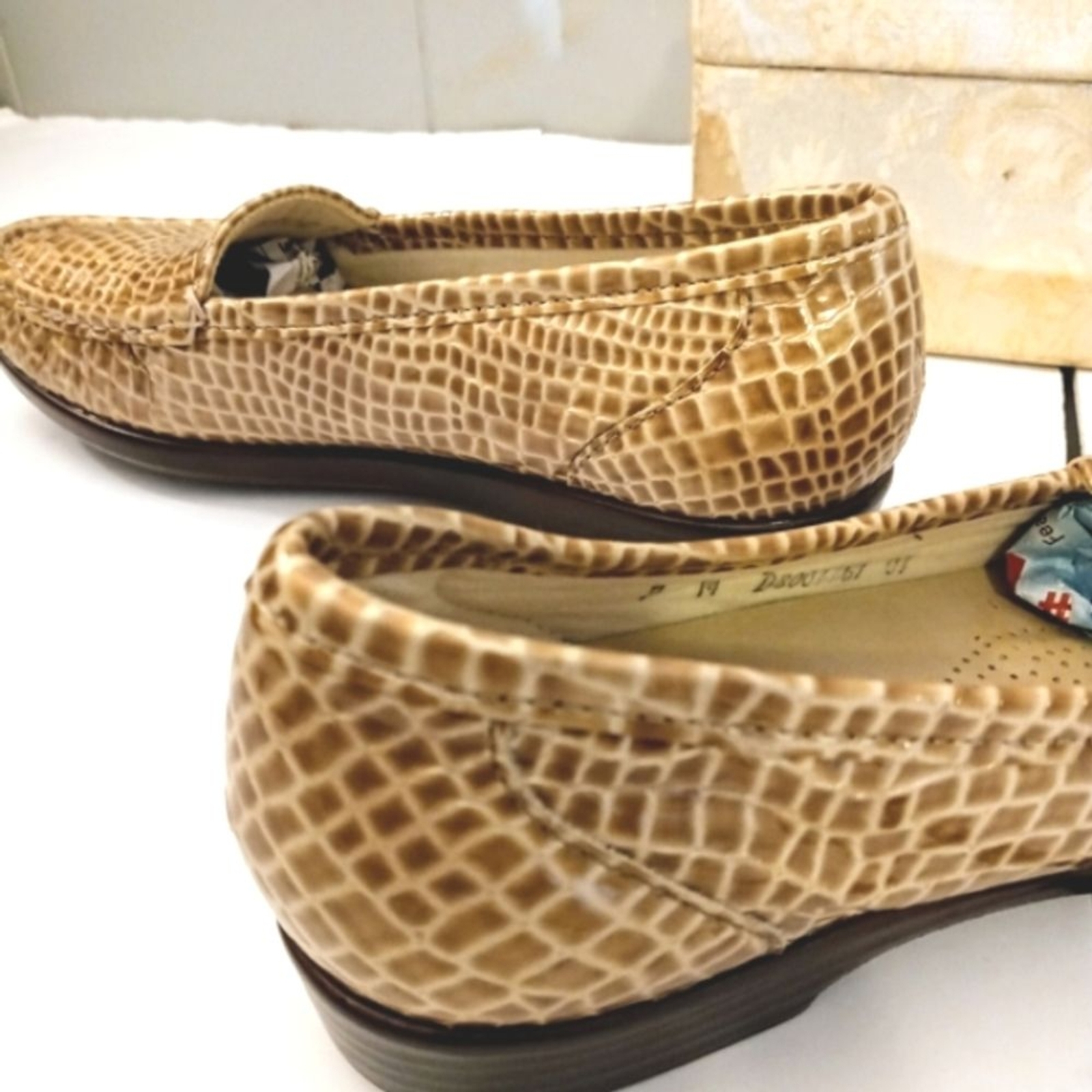 SAS Vintage Snakeskin embossed Patent Leather Loafer sz 7