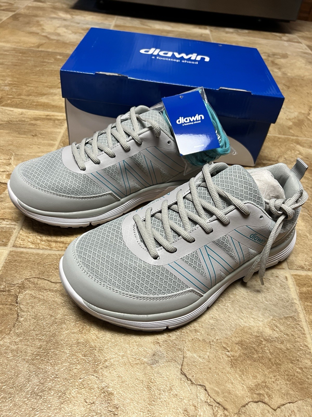 Diawin Wide Shoes Wide Toe Box Smooth Interior Breathable Size 10 Medium New