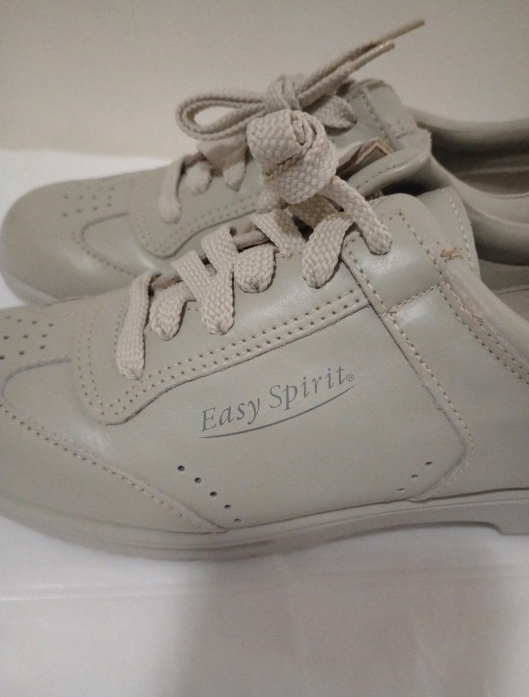Easy Spirit Mach1 Walking Sneaker Buff Leather Size 6.5M (UK 4.5)