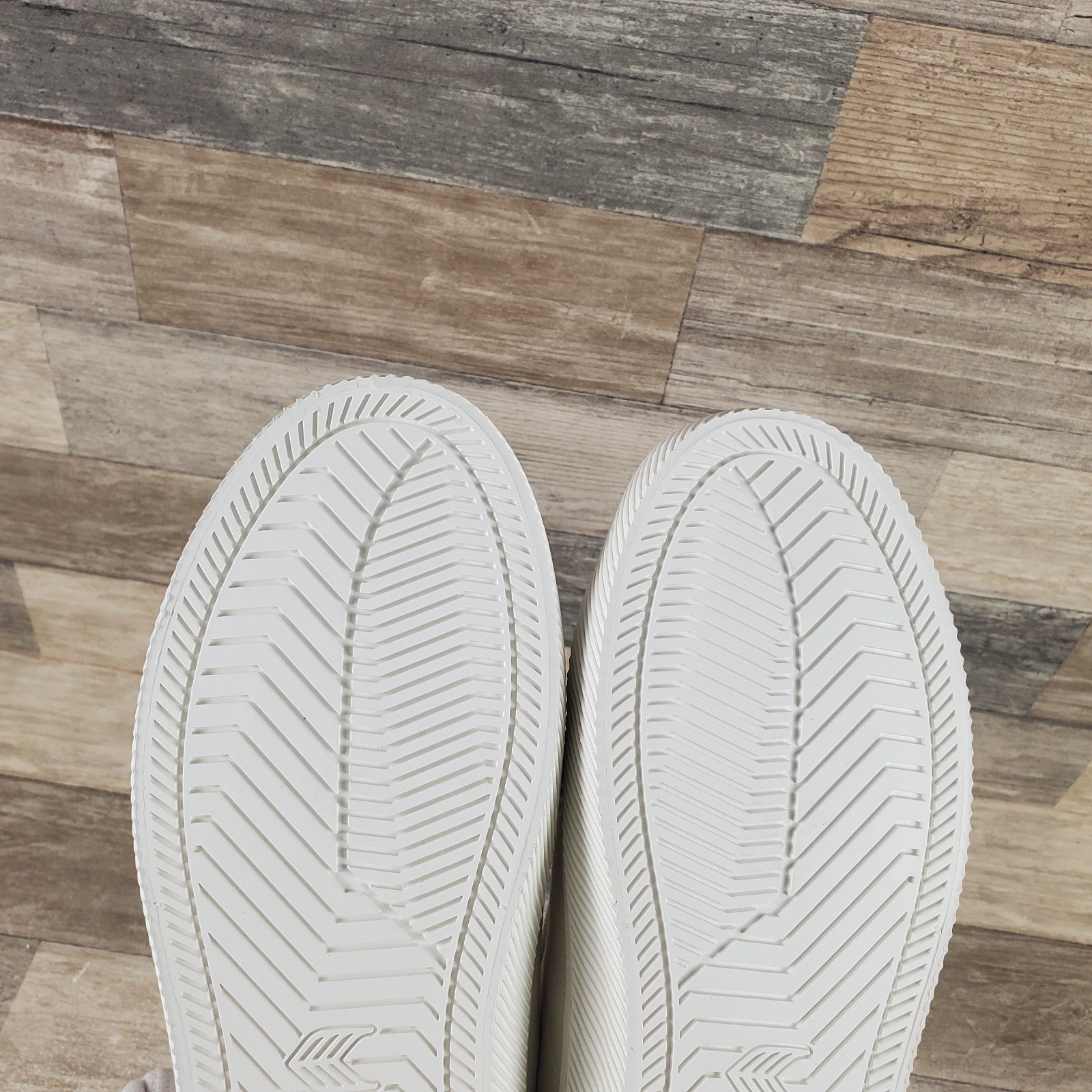 Cariuma OCA Low Shoe Mens Sz 8.5 /Womens 10 Running Off-White Canvas Lace Up