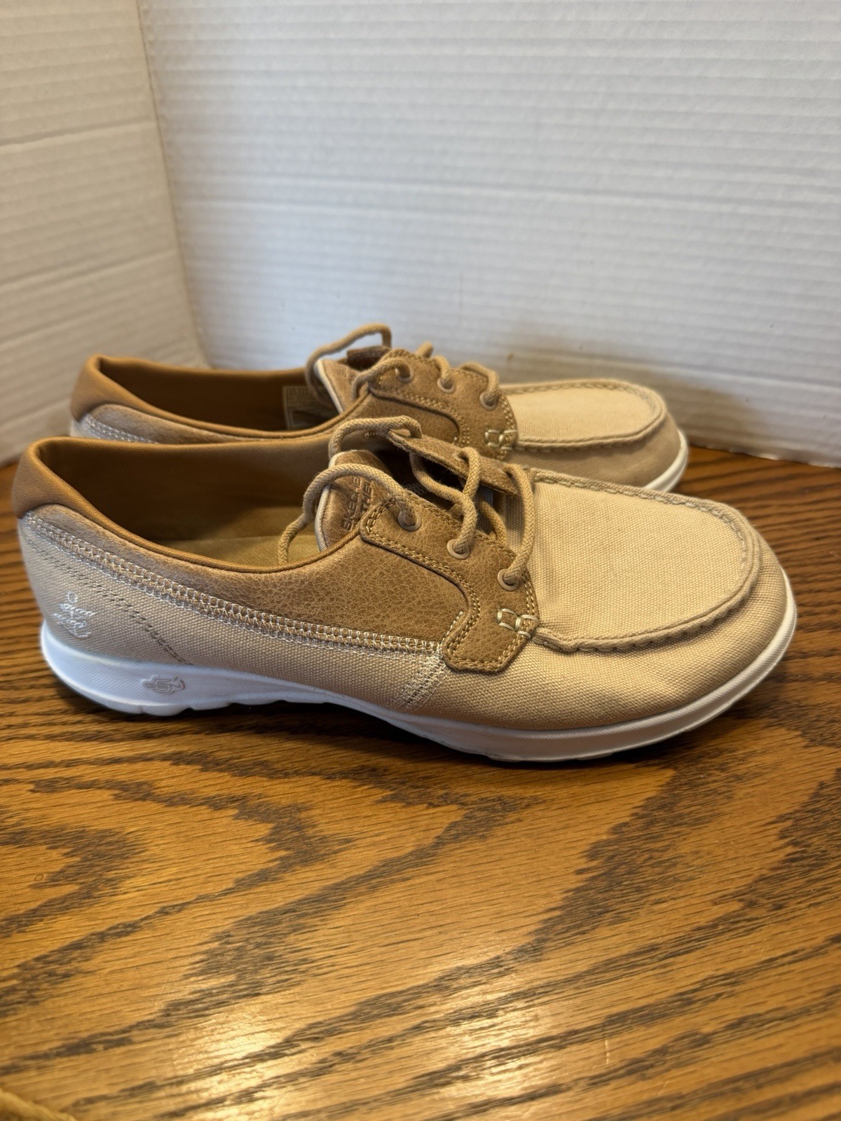 SKECHERS GOga Mat On-the-Go Boat Shoes Lace Up Beige Tan woman’s US 8.5