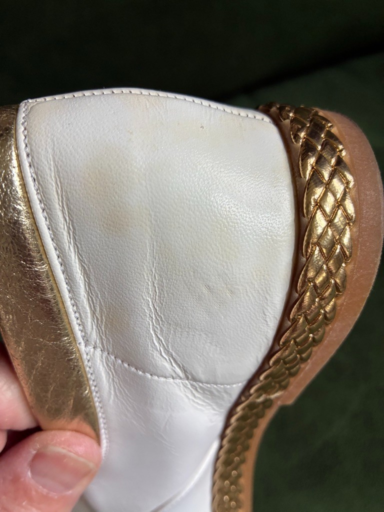 Vintage BALLY JALLUT White LEATHER Gold TRIM Flats Sneakers Size 5 Made in Italy