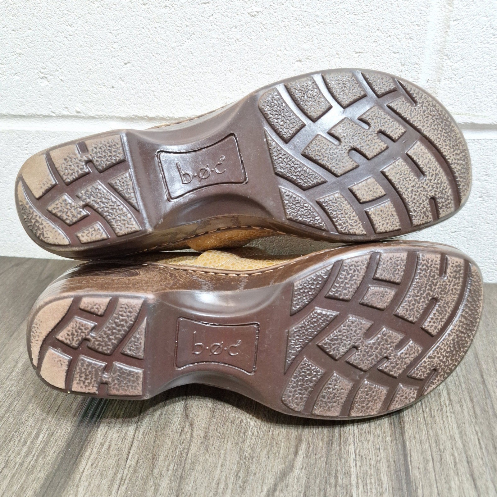 b.o.c. Born Concept Womens Tan Pebble Textured Slip On Clogs Shoes 8M C00092