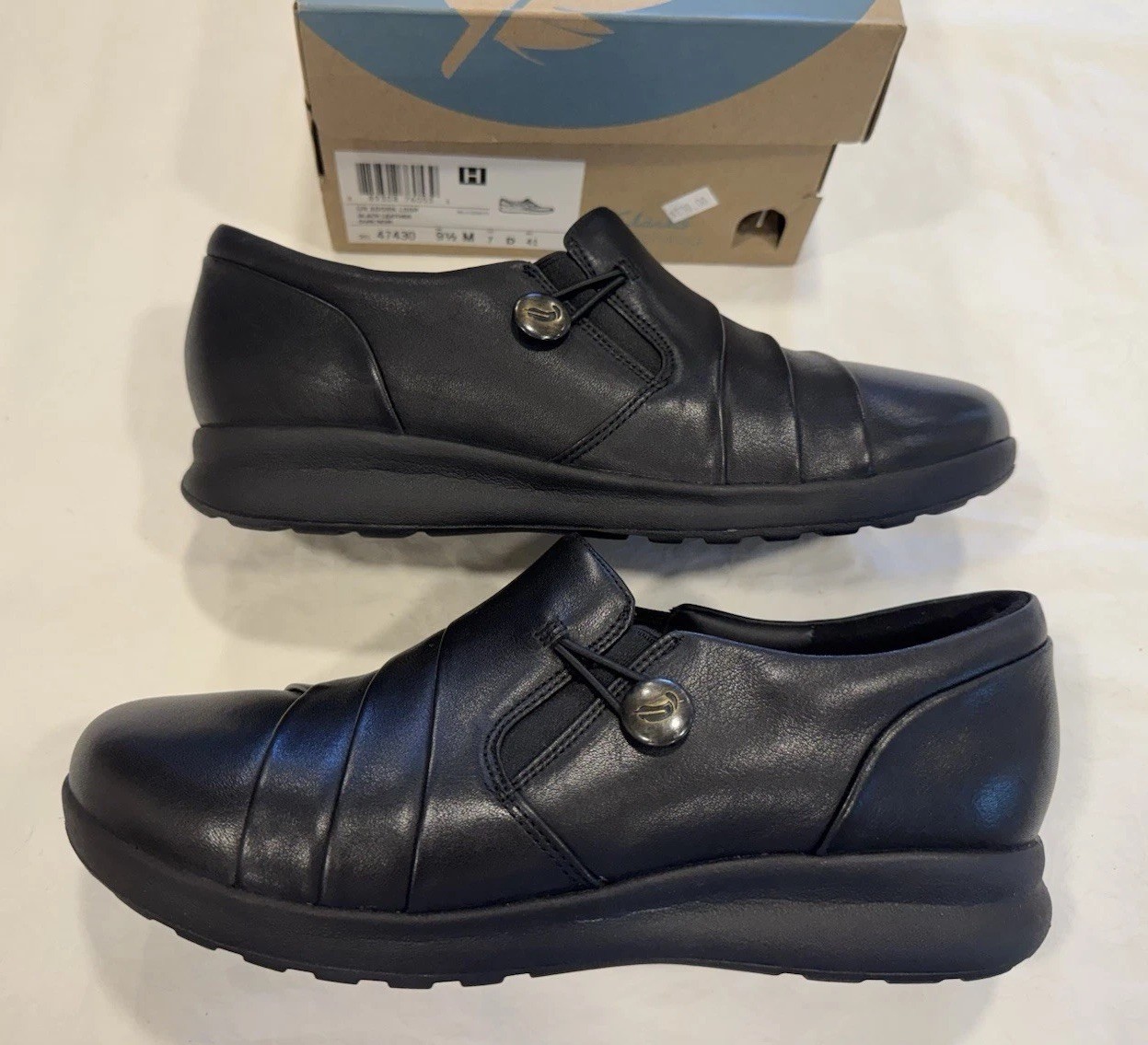 CLARKS Un Adorn Loop in Black Ltr in US size 9.5–Slip into Comfort! NEW IN BOX!
