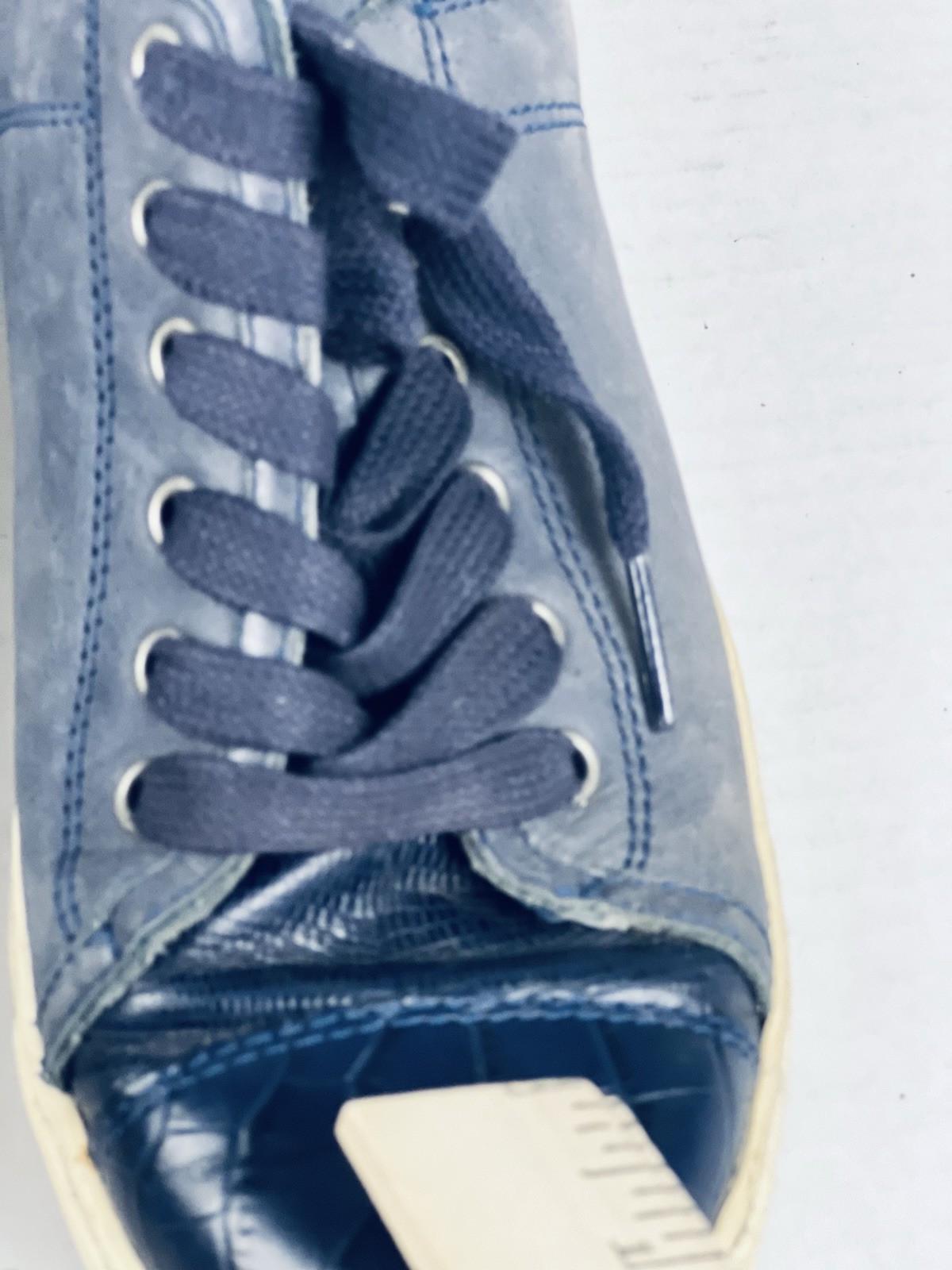 UGG Sneakers Womens 8 Blue Suede Low Top Casual Comfort Walking Travel Shoes