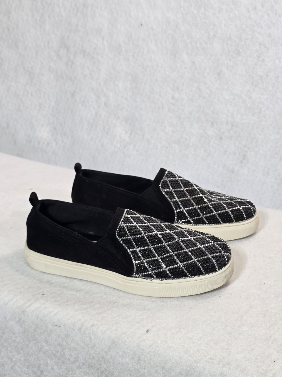 Carlos by Carlos Santana Women’s Black Beaded Comfort Slip-On US 7
