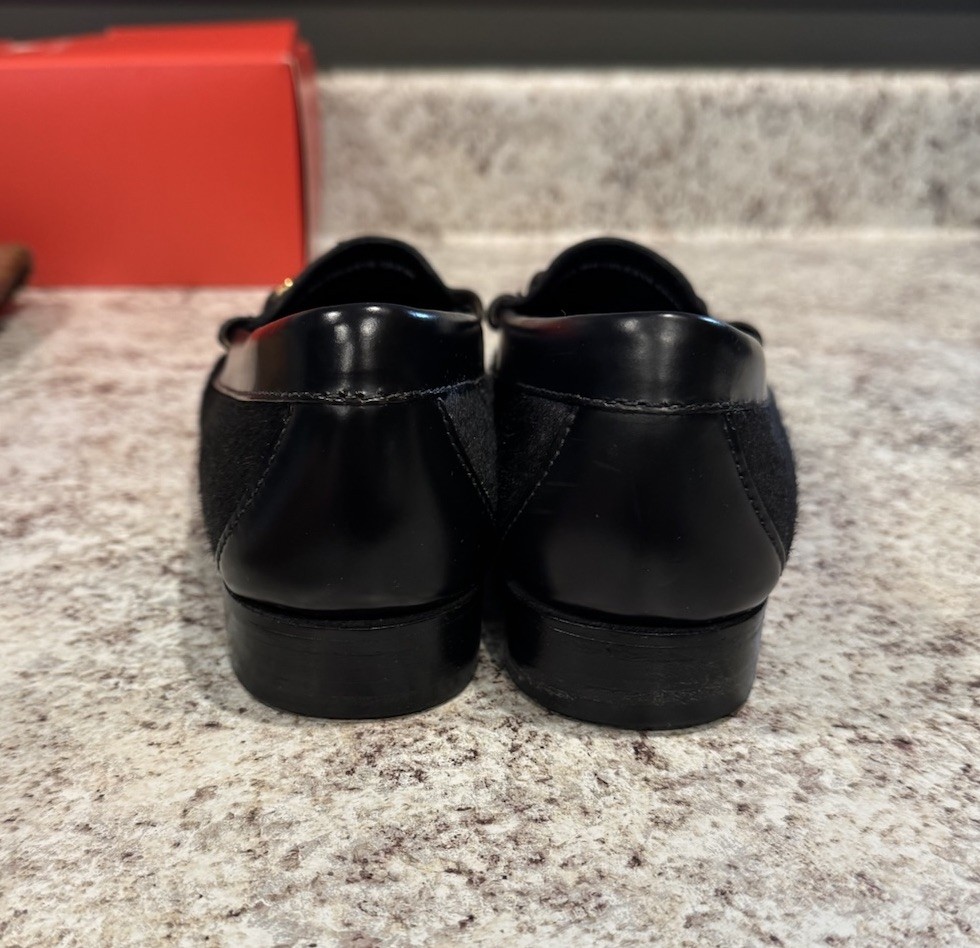 GH BASS – WOMEN’S – 6 M US – WEEJUNS LOAFERS – BLACK PONY HAIR – CELESTE CHAIN
