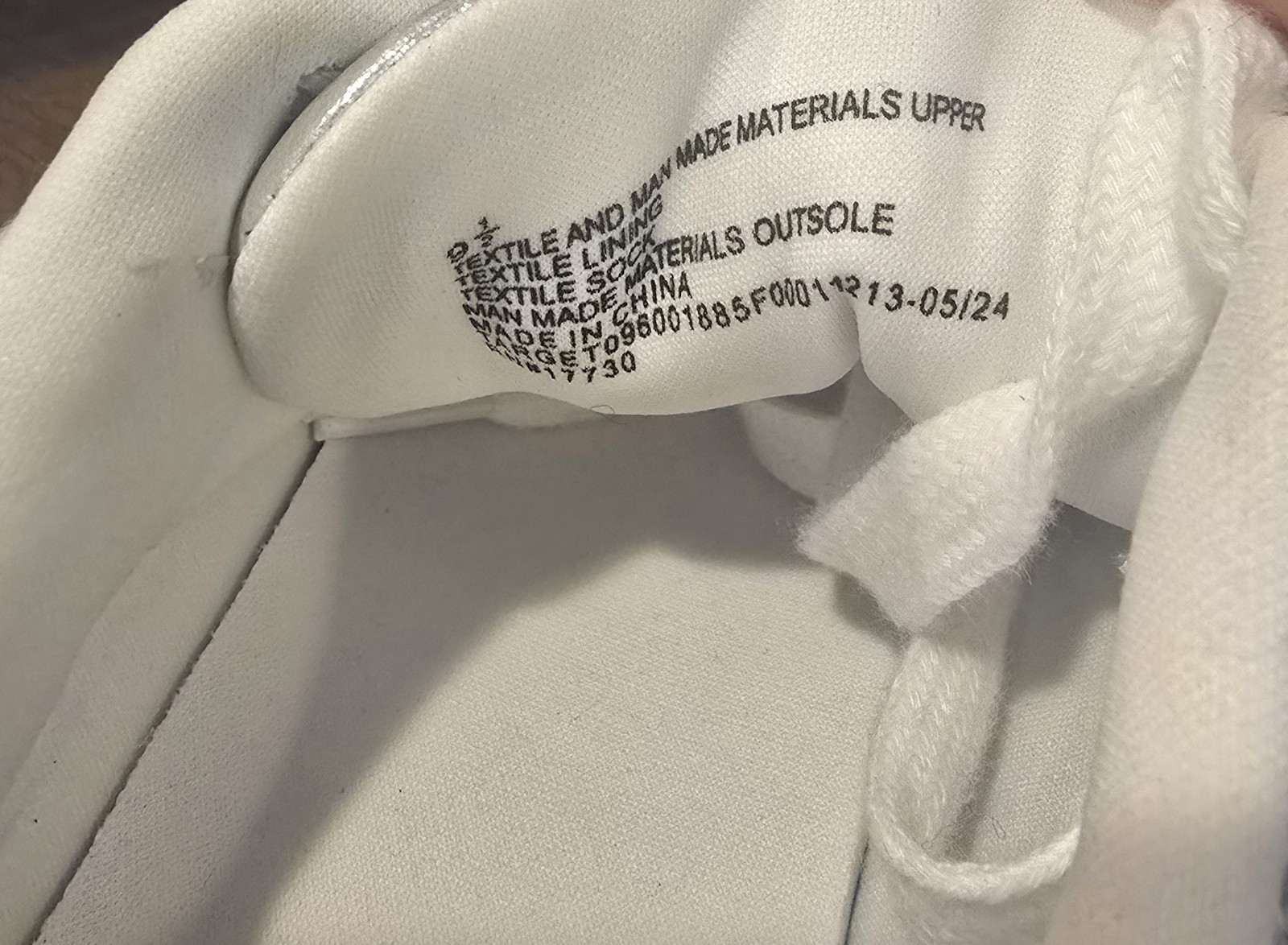 Universal Thread Womens Silver Persephone Sneakers Memory Foam Sz 9.5 New w Tags