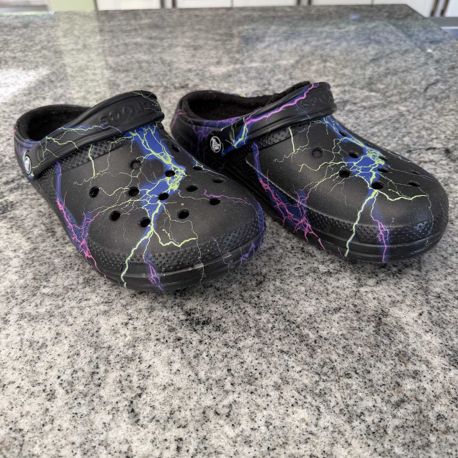 CROCS Classic Lined Clogs Black w Multicolor Lightning Bolts- Men’s 8/Women’s 10