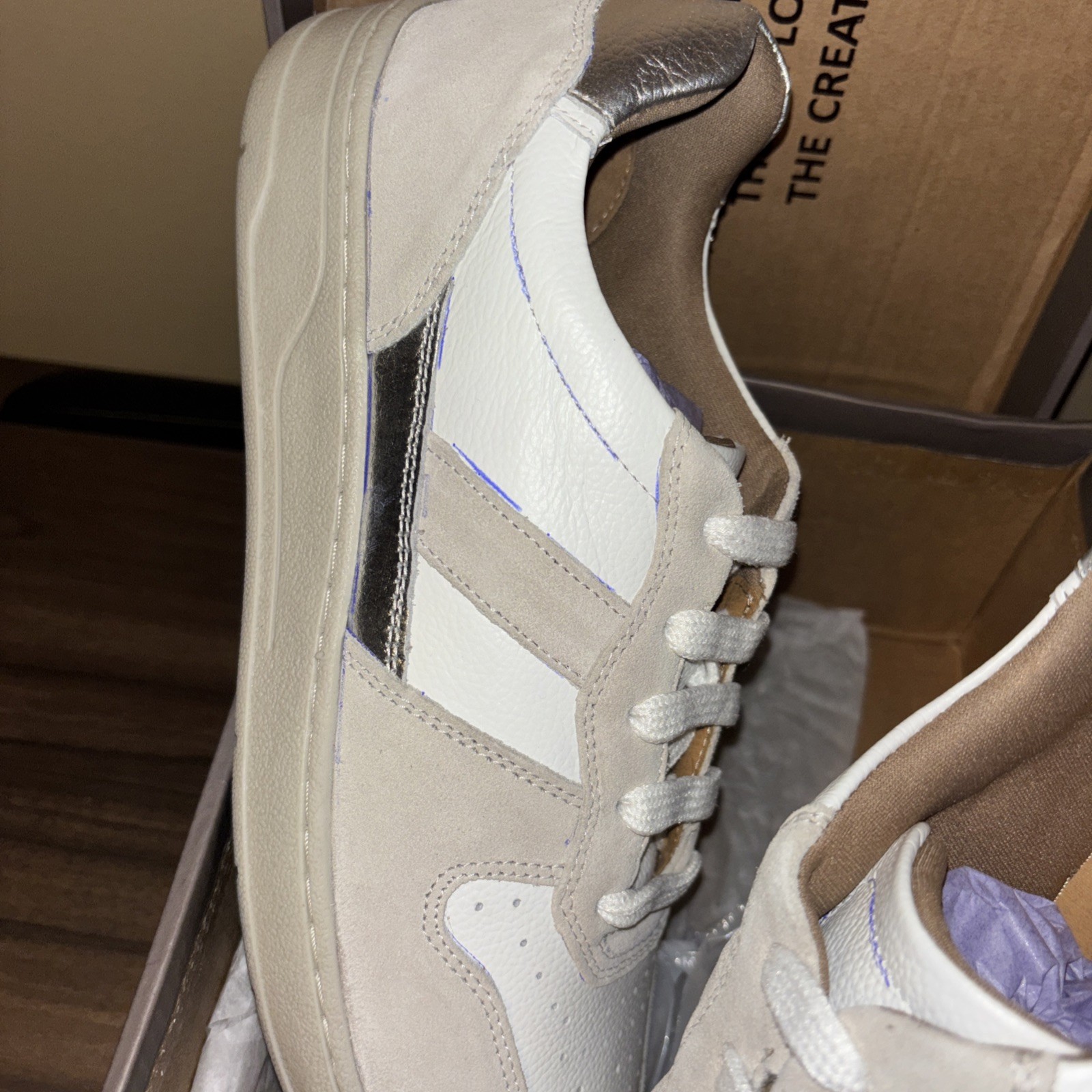 NIB Crown Vintage Tate Women 10 Leather Lace Up Sneakers White Gray Silver 41.5