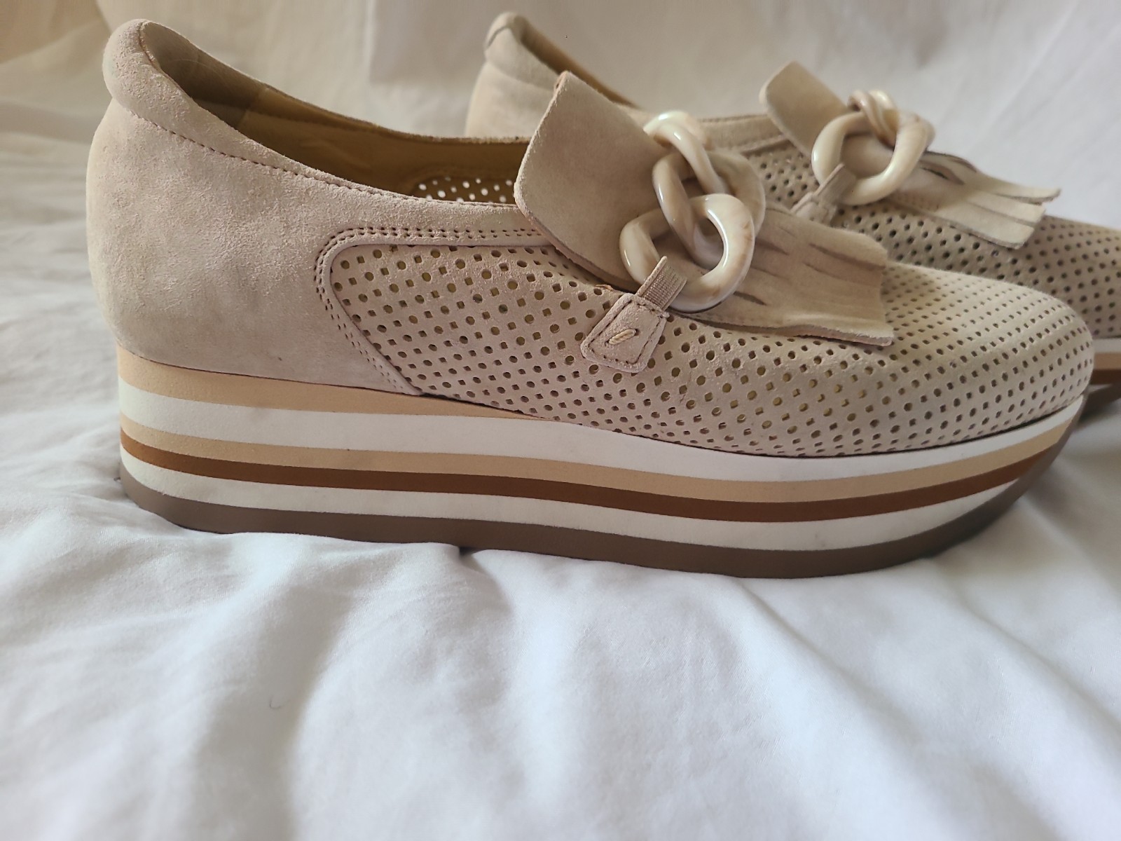 Softwaves Cadie Women’s 40 9.5- 10 Beige Leather Slip On Arch Support Sneaker