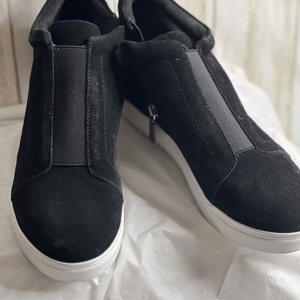Blonde Black Suede Zipper Boys