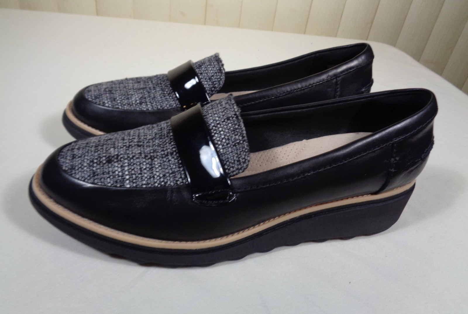 Clark’s collection Women’s size 9M Loafer Sharon Gracie Patent Black Tweed~ new