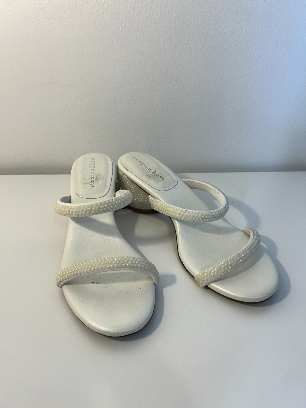 Copper Key Pearl/White Mule Sandal Size 6.5 Low Heel