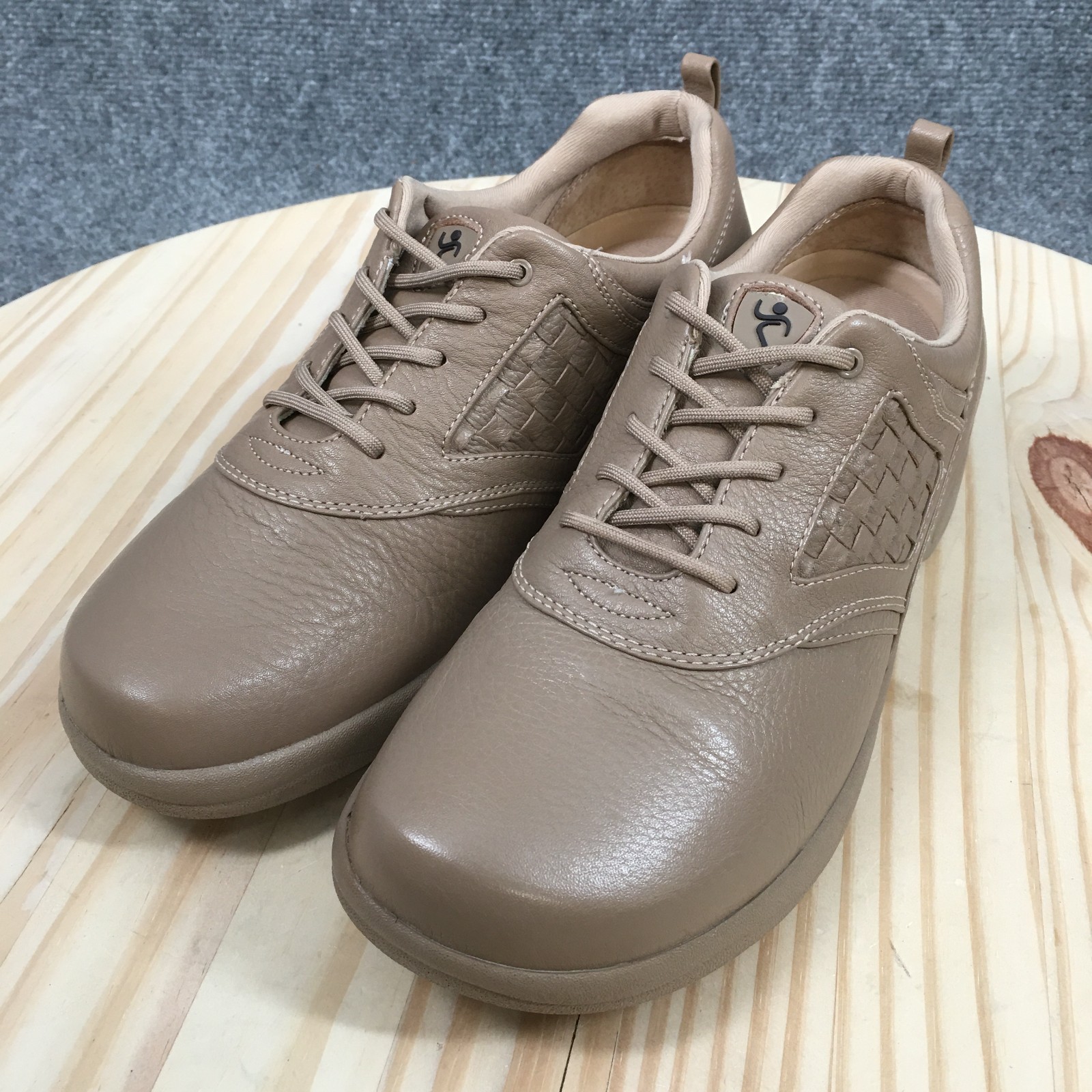 Supremes by Softspots Marathon II Shoes Womens 9.5 Wide Walking Low Taupe NEW