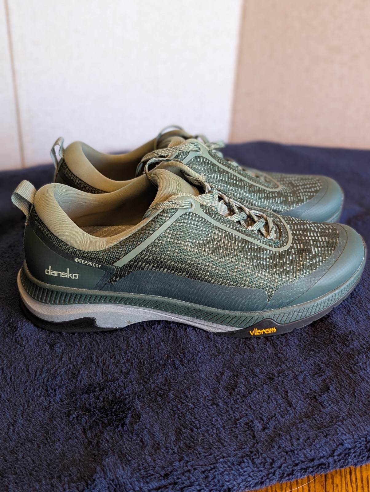 Dansko Makayla Women’s Size 39/8-8.5 Green Walking Waterproof Shoes